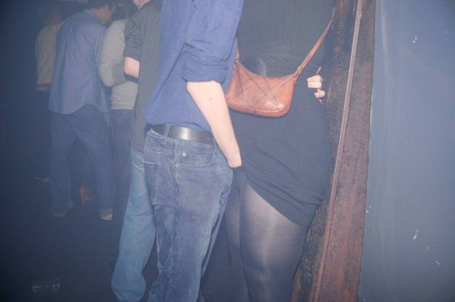 В мрежата се появиха потресаващи СНИМКИ 18+ от пиянски секс изцепки на британски младежи в курорта Брайтън!  