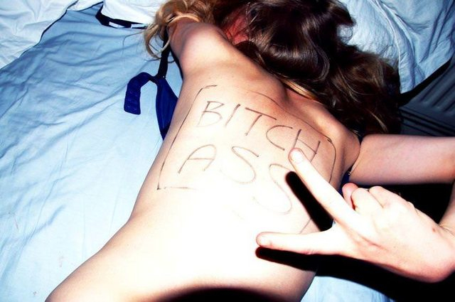 В мрежата се появиха потресаващи СНИМКИ 18+ от пиянски секс изцепки на британски младежи в курорта Брайтън!  