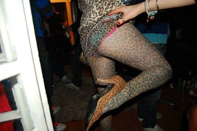 В мрежата се появиха потресаващи СНИМКИ 18+ от пиянски секс изцепки на британски младежи в курорта Брайтън!  