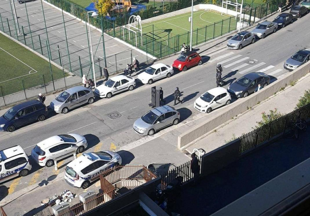 Първи СНИМКИ от извънредната ситуация в Ница! Никой не е стрелял на месо по пешеходци, а…