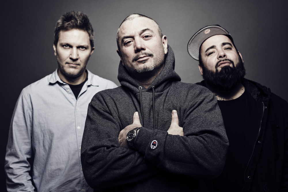 Fun Lovin' Criminals се завръщат дни преди Коледа с невероятно парти (СНИМКИ)