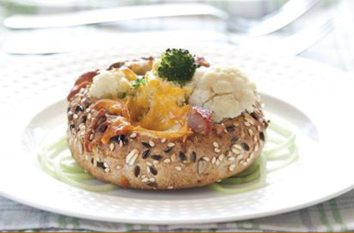 Ох, че вкусно! Задължително трябва да сложите на масата си тези пълнени питки с карфиол и броколи
