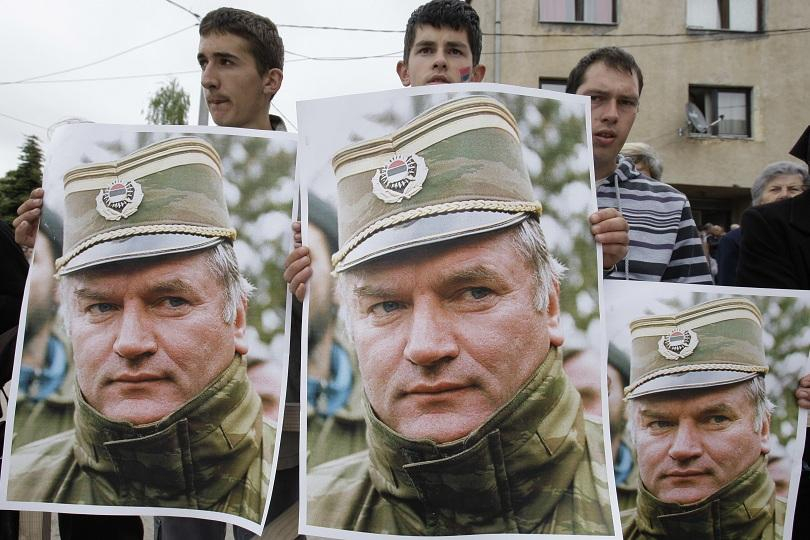 Край! Днес трибуналът в Хага казва тежката си дума за Ратко Младич и ролята му в кланетата в Сребреница