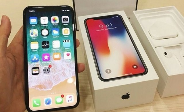 Гръмна скандал с iPhone X! За производството му използват робски труд на ученици 
