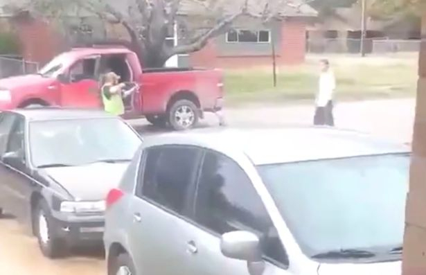Родители публикуваха в мрежата ВИДЕО с убийството на сина им, след като полицията пусна убиеца 