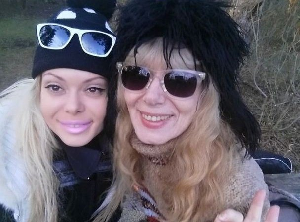 Лъснаха тайни от миналото на деспотичната Захажаева, причинила нещо ужасно на Албена Вулева, когато дъщеря й била едва на 19....