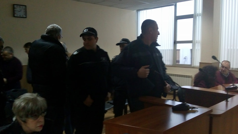 БЛИЦ TV: Обрат! Тезата за невинността на ексченгето Караджов, обвинен за разстрела на родителите си, започна да се пропуква, намесени са проститутки