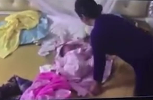 Загрижени родители сложиха скрита камера в стаята на двумесечното си бебе и останаха ужасени от видяното (ШОКИРАЩО ВИДЕО 18+)