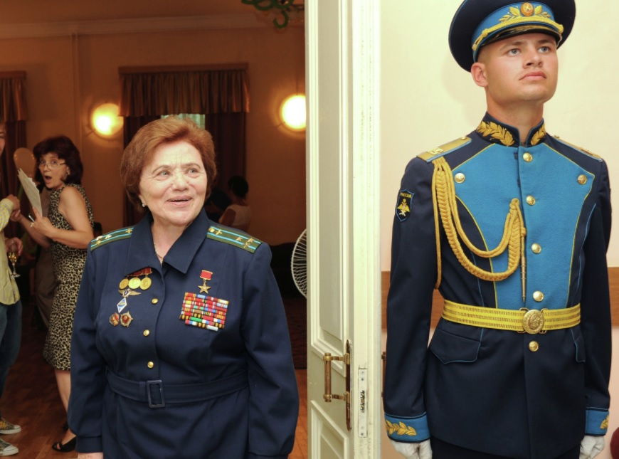 Легендарната авиаторка Мадам МиГ почина на 87 години (СНИМКИ)