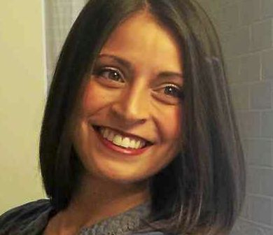 Искам да усетя ръцете ти по тялото си, написа 28-годишна даскалица на свой ученик и го завлече в парка да правят секс 