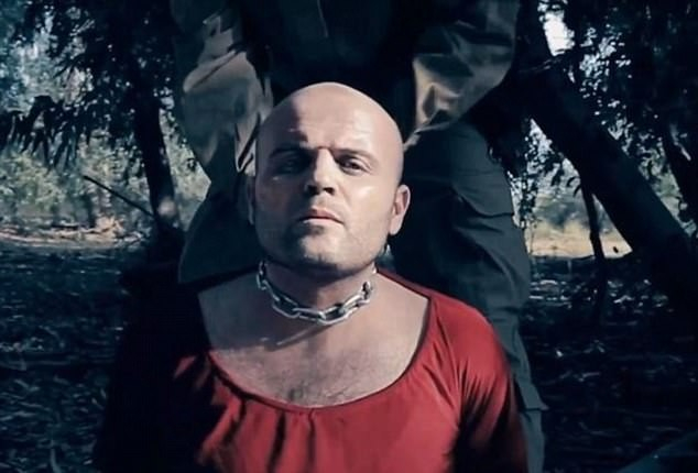 „Ислямска държава” разпространи ужасяващо ВИДЕО (18+) от екзекуцията на сирийски пилот, заловен преди 18 месеца