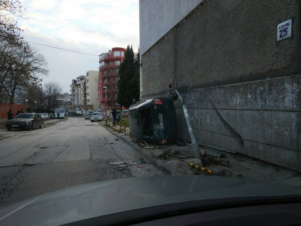 Призрачна катастрофа във Варна! Рейс с 20 пътници, но без шофьор, потегли и... (СНИМКИ)