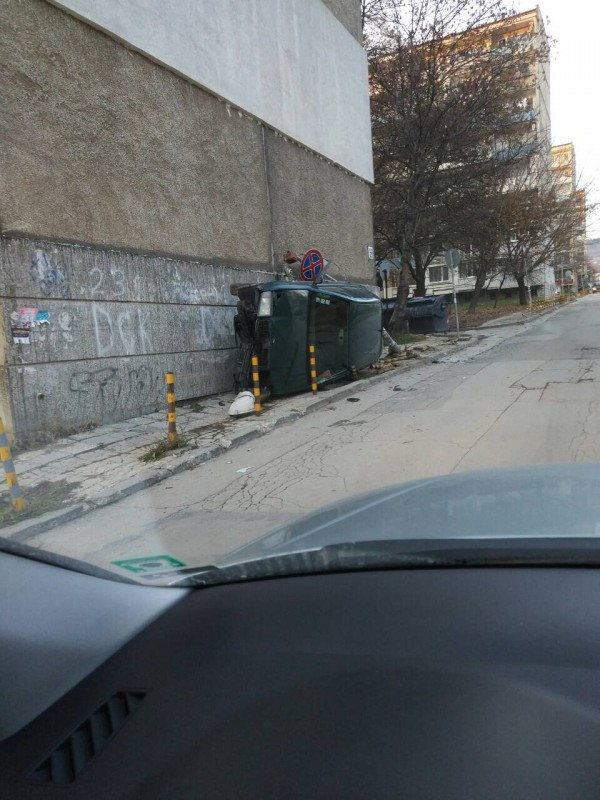 Призрачна катастрофа във Варна! Рейс с 20 пътници, но без шофьор, потегли и... (СНИМКИ)