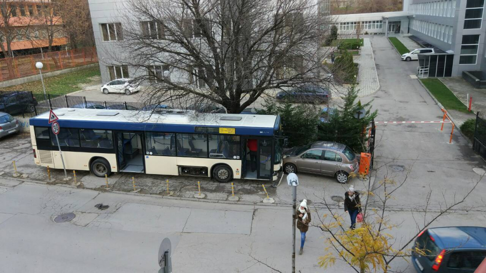Призрачна катастрофа във Варна! Рейс с 20 пътници, но без шофьор, потегли и... (СНИМКИ)