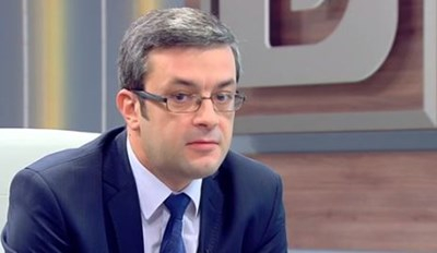Тома Биков обясни как е станал фен на Борисов и напомни за "апокрифна имотна декларация" на Нинова