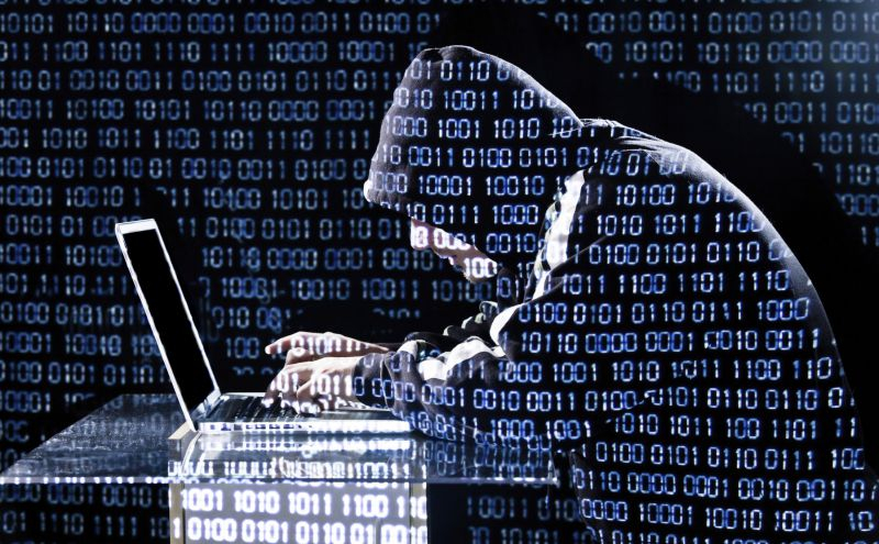 ИЗВЪНРЕДНО! Как банките защитават спестяванията ни от хакери? Топбанкерът Андронов отговаря в ексклузивно интервю пред БЛИЦ TV! (ВИДЕО)