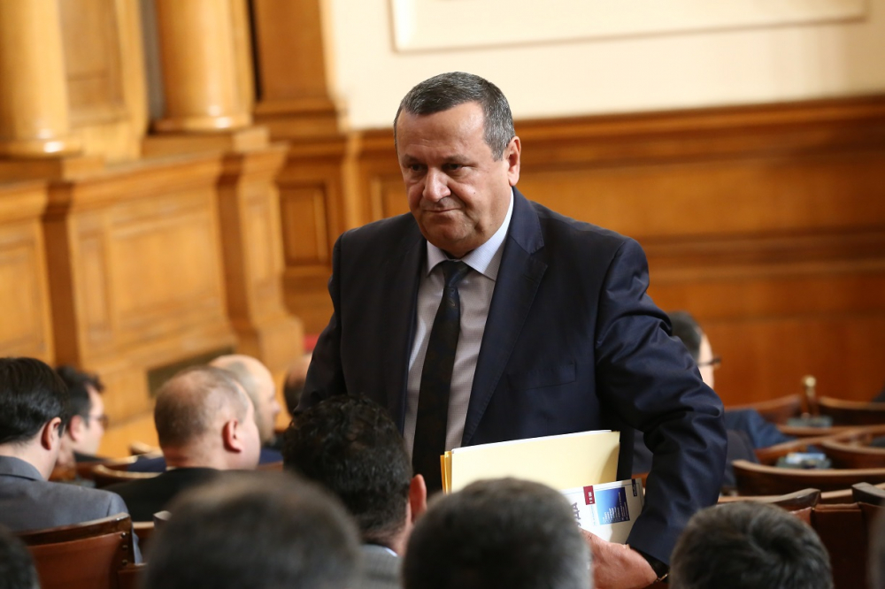 Адемов: Моментът за внасяне на Бюджет 2022 е изпуснат