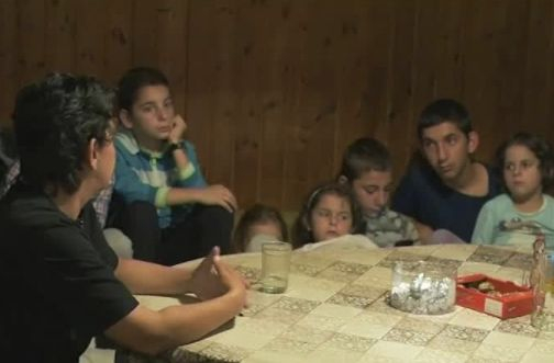 Тази българска майка е родила 13 деца и ги отглежда, ето историята на живота й (ВИДЕО)