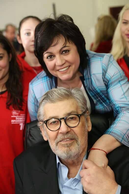 Нинова се обясни в любов с емоционален пост във Фейсбук