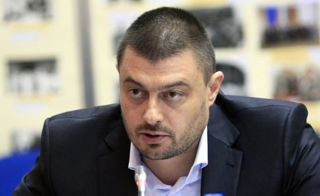 Бареков разгроми кръга "Капитал": Прокопиев да не писка като млада кадъна, а да бъде така добър да каже от къде са му тези незаконни 14 милиона!