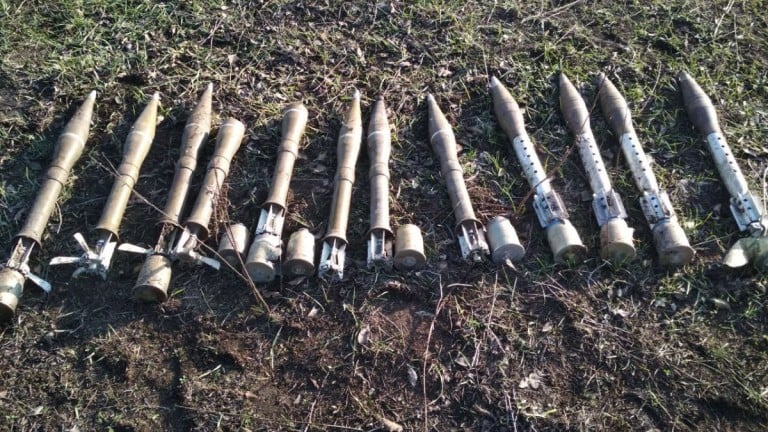 Скривалище с руско оръжие бе открито от украински граничари в Донбас