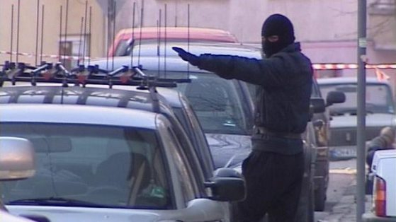 Ексклузивно и само в БЛИЦ! Мощна банда за грабежи удари в столицата, отмъкна много пари, но след минути закопчаха Стоян Дългия и Ники Понти