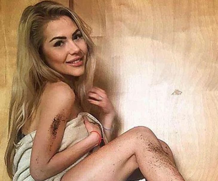 Първо в БЛИЦ! С мисли за похот: Гореща руса изкусителка от "София ден и нощ" се пусна чисто гола и мокра (СНИМКА)