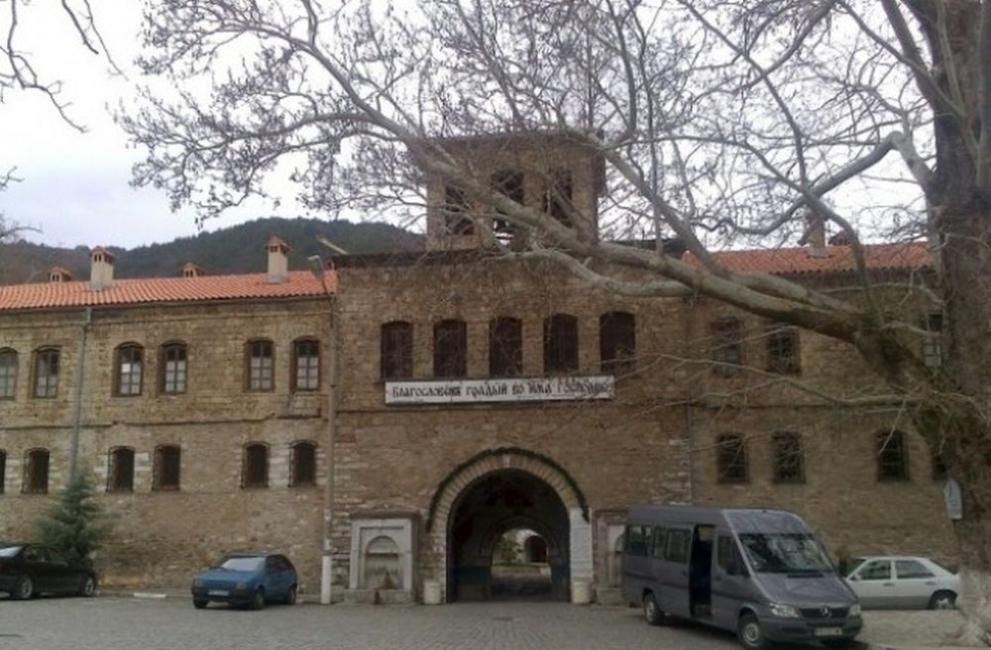 Новият игумен на Бачковския манастир встъпва в длъжност днес, старият си тръгва с огорчение 