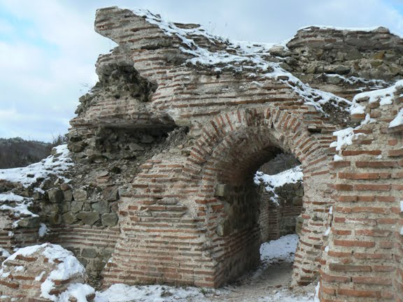Това са най-странните места в България, обвити в мистерии, за някои може дори да не сте чували... (СНИМКИ)
