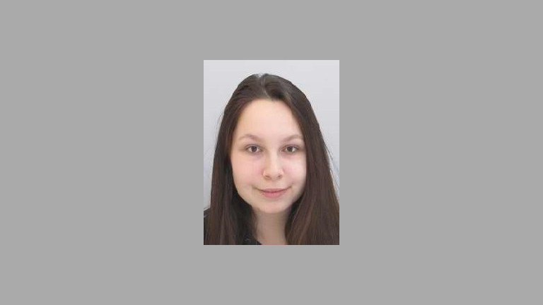 Виждали ли сте 15-годишната Вики? Излезе от вкъщи и вече трети ден я няма (СНИМКА)
