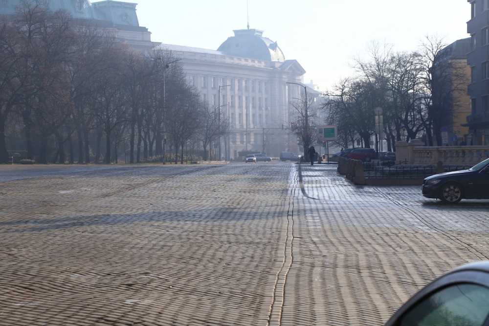 Фоторепортаж в БЛИЦ! София е по-пуста и безлюдна и от най-затънтеното село след Коледа!