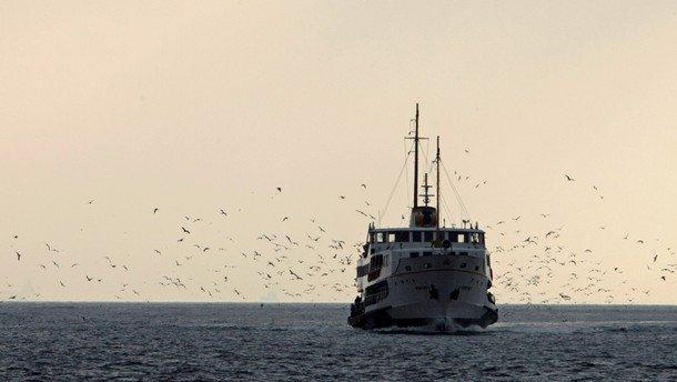 Двайсет и пет души пострадаха при удар на кораб в мост на река Рейн