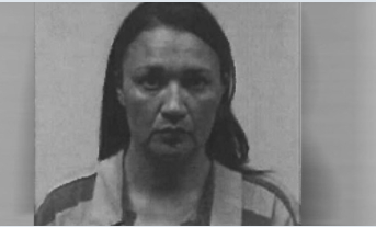 Учителски перверзии: Баща сгащи 13-годишния си син и даскалката му да правят секс в кола (СНИМКА)