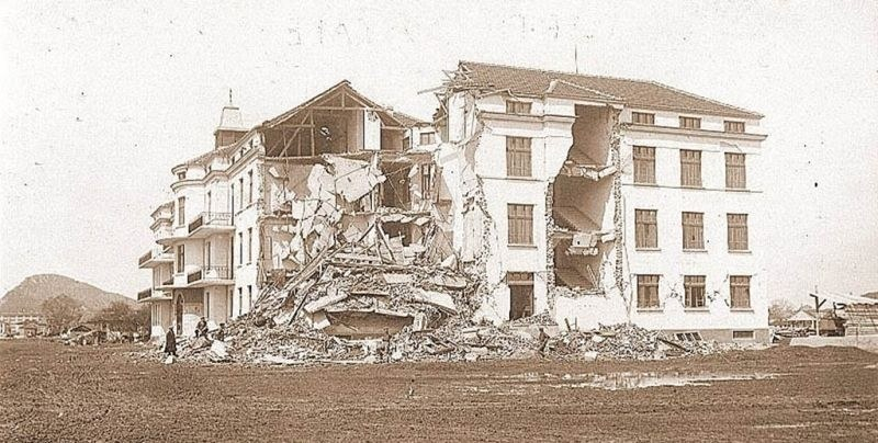Познахте ли я? Преди е била Католическа болница „Св. Йосиф” и там е починал великият...