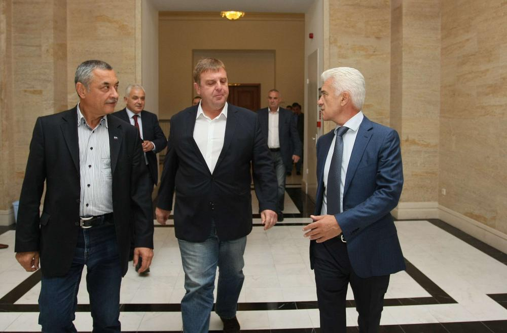 Извънредно! Каракачанов с ексклузивен коментар пред БЛИЦ за думите на Доган и Волен Сидеров!