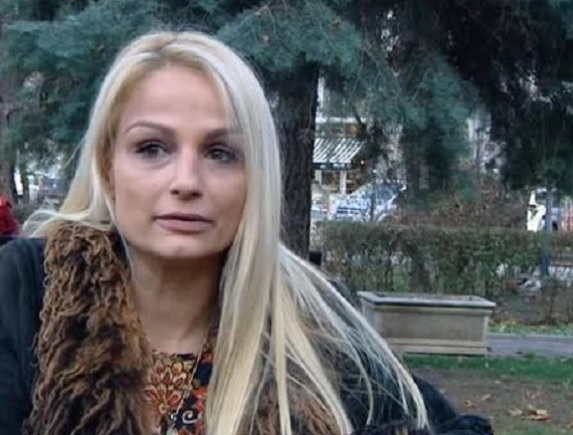 Самотна майка на три деца написа гневно писмо до дядо Коледа: "Мигранти и роми имат повече права" и взриви държавата
