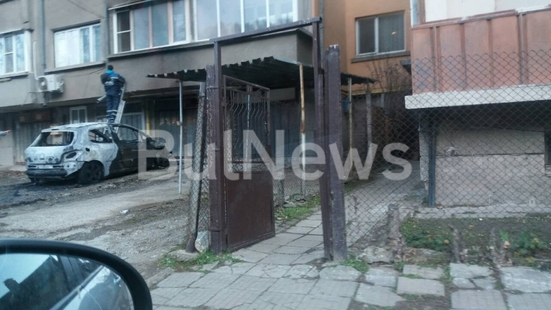 Огнен ад в Монтана! 7 коли изгоряха за една нощ (СНИМКИ)