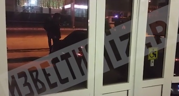 Кола се разби в полицейски участък в Русия (ВИДЕО)