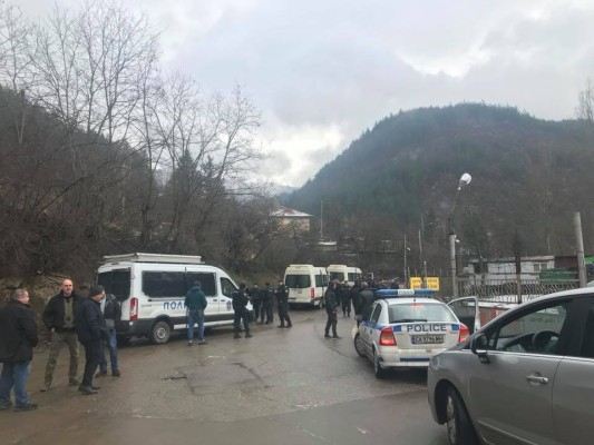 Край! Това е мъжът, когото ченгетата подозират за жестокото шесторно убийство в Нови Искър!