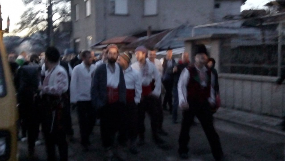 Уникално зрелище навръх Богоявление в Калофер! Градът на Ботев празнува (СНИМКИ)