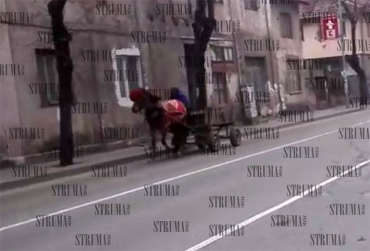Каруцар спретна страховита маневра в Благоевград (ВИДЕО)