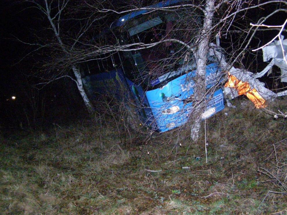 Ужасяваща СНИМКА от катастрофа край Омуртаг показва какво остана от линейката след зверския сблъсък 