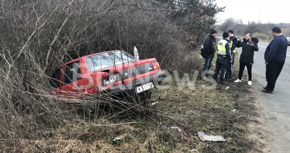 Тежка катастрофа между Монтана и Враца, кола изхвърча от пътя
