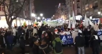 ВИДЕО от шествието в подкрепа на зимния туризъм в България