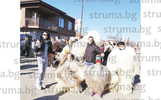 Не е за вярване какво направиха 5-годишната щерка на кмета на Копривлен и 9-годишната й братовчедка (СНИМКИ)