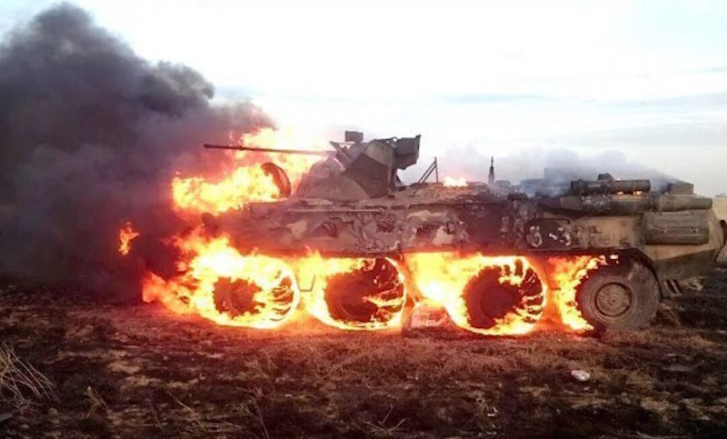 Пишман войник реши да си стопли консерва и подпали цял БТР в Астрахан (ВИДЕО)