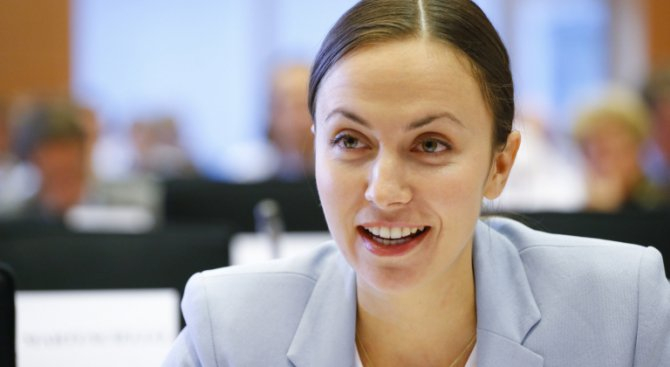 Eвродепутат с блага вест от Брюксел! От днес онлайн плащанията стават по-евтини и сигурни