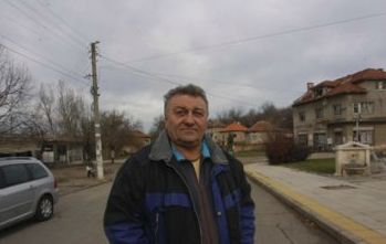 Селски кмет избяга в манастир 