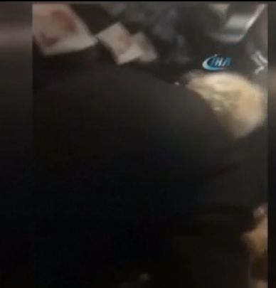 Смразяващи кадри от самолета на "Пегасус еърлайнс" със 162 души на борда, който се свлече в урва до морето в Трабзон (ВИДЕО)