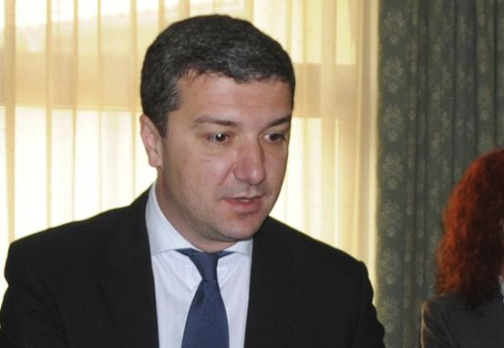 Скандалите продължават! Драгомир Стойнев отговори на призива на ГЕРБ да слушат Станишев